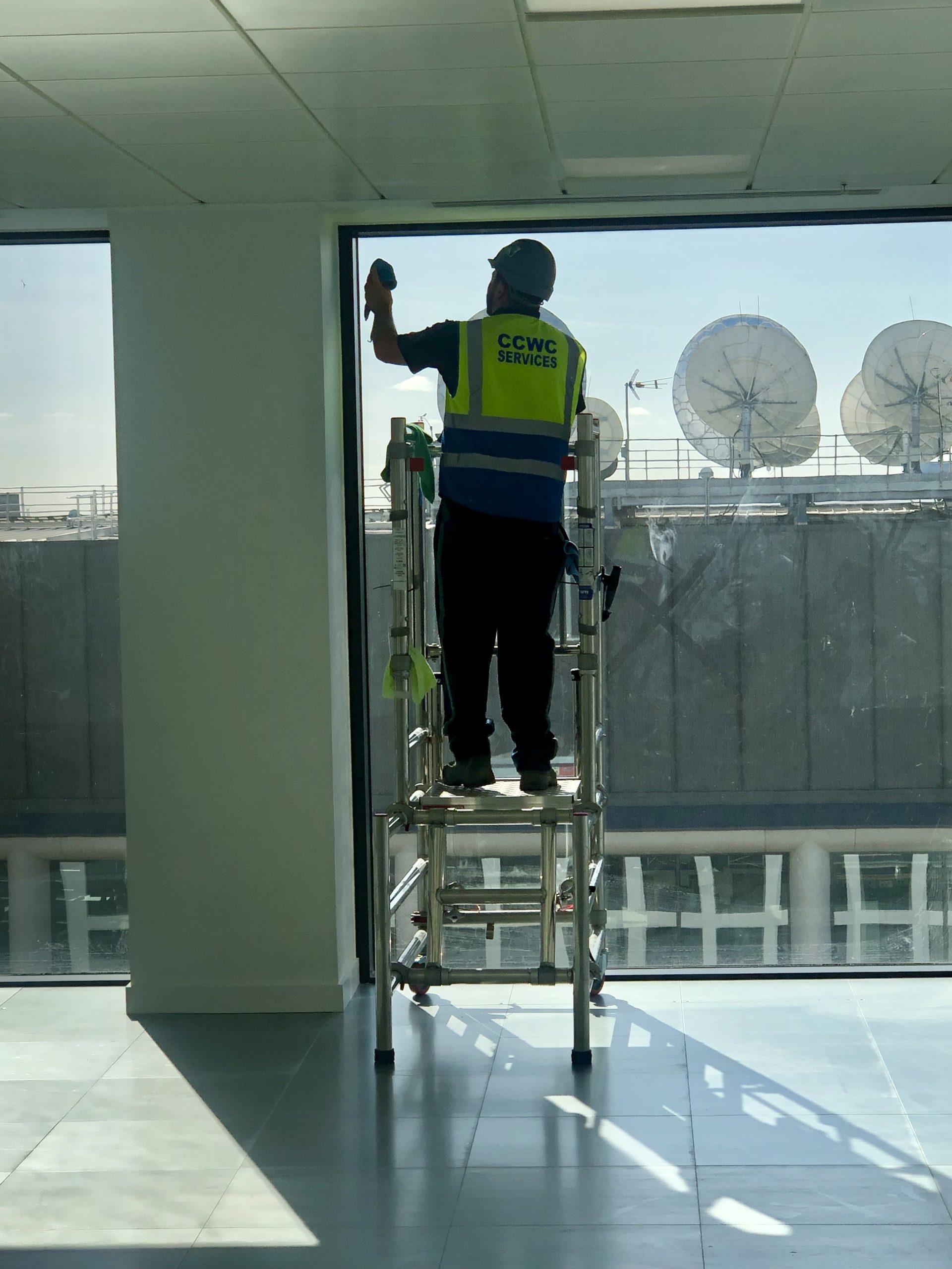 Guide to Finding Commercial Cleaning Services Near Me (That Actually Deliver)